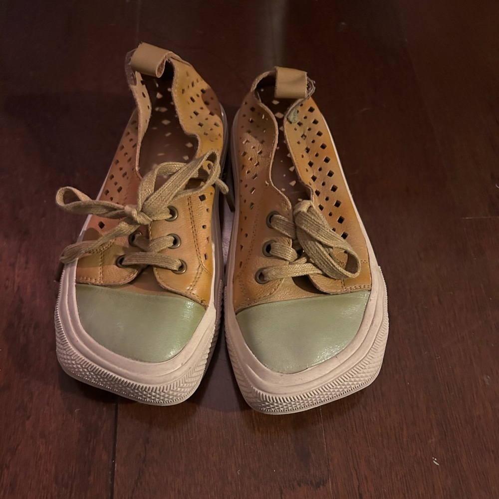 Women’s Artsy Retro Inspired Gold Cream Green Square Toebox Ayshengmei Shoes